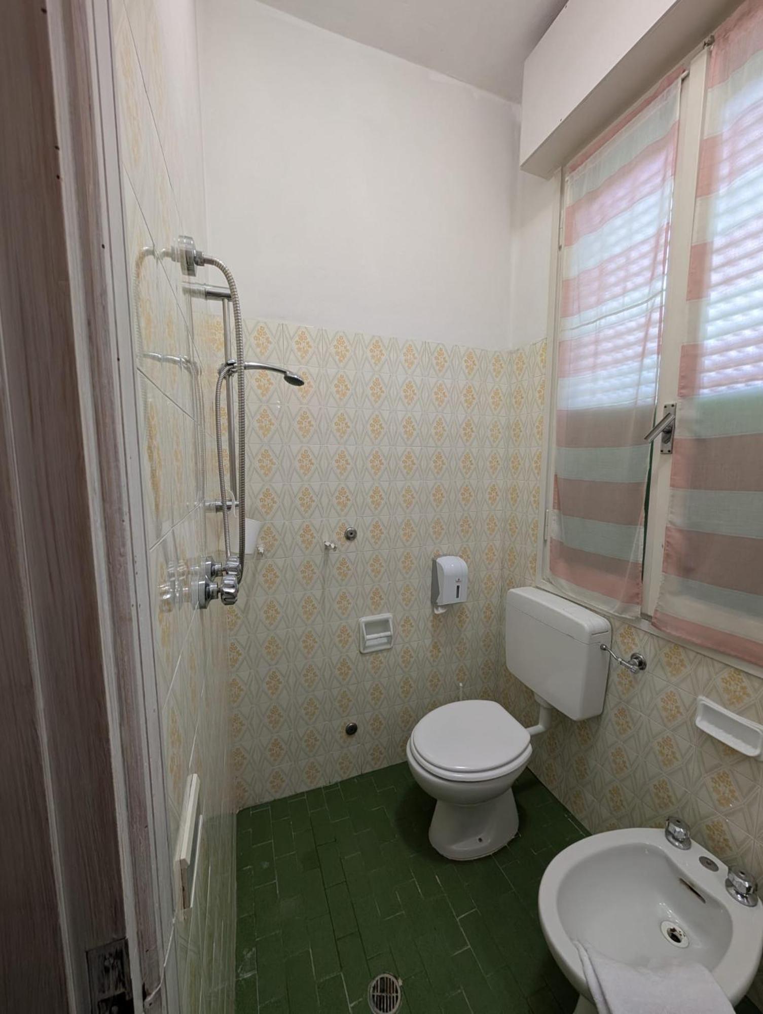 Villa Antonietta Rooms & Coffee Чезенатико Стая снимка